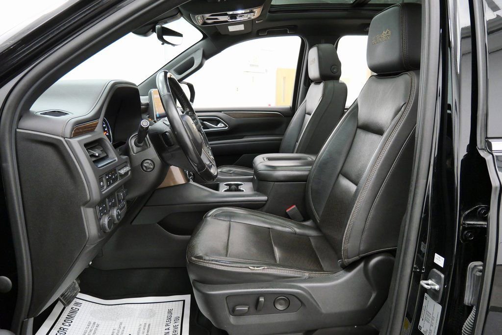 Used 2021 Chevrolet Suburban High Country w/ Premium Package image 12