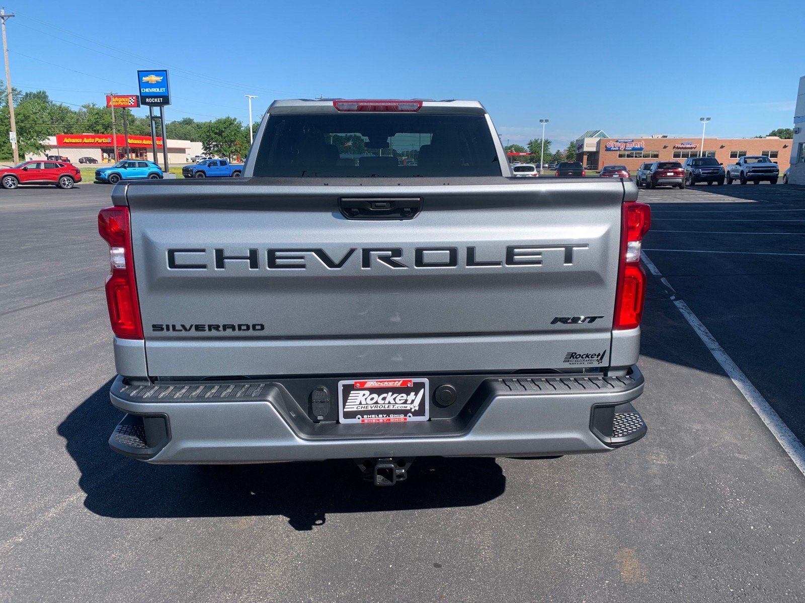 New 2026 Chevrolet Silverado 1500 RST w/ LPO, Dark Essentials Package AWD/4WD image 3