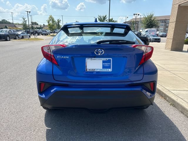 Used 2021 Toyota C-HR XLE FWD image 3