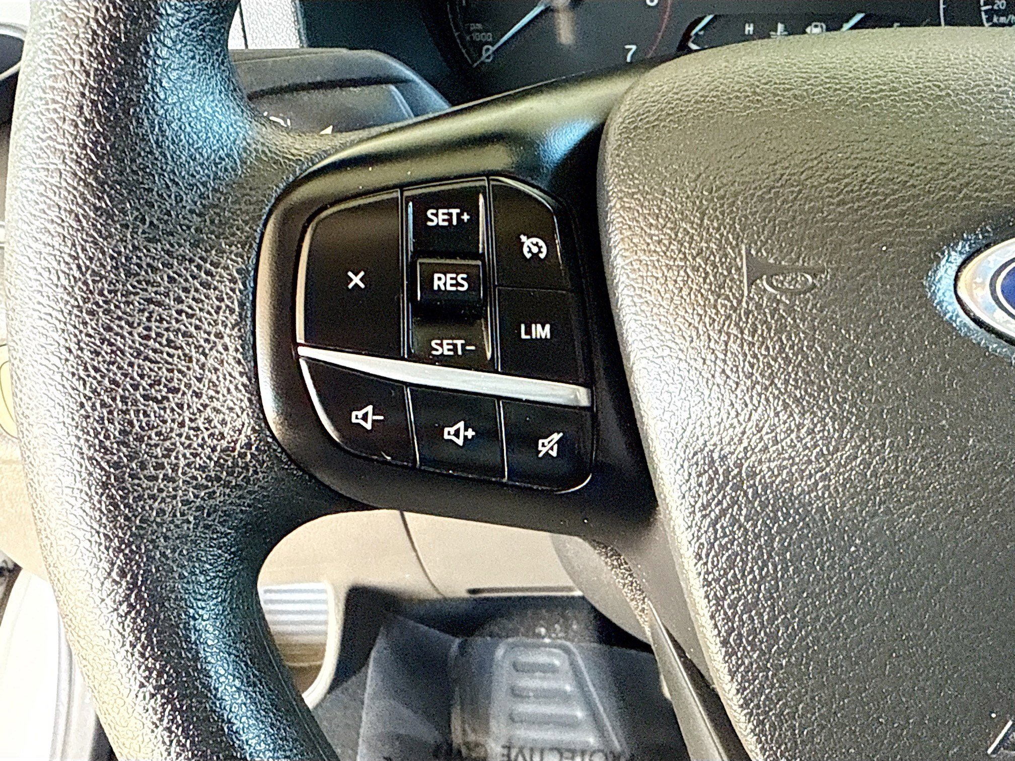 Used 2023 Ford Transit 350 XLT image 14