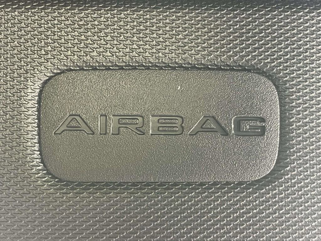 Used 2023 Jeep Grand Cherokee Altitude AWD/4WD image 28