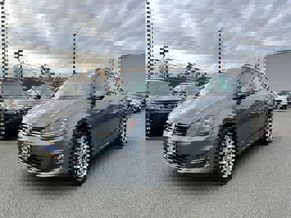 Used 2016 Volkswagen Golf SE w/ Lighting Package image 4