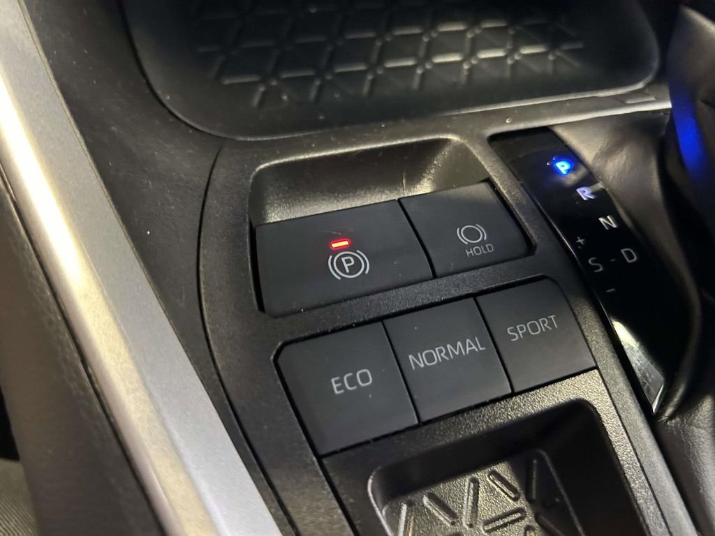 Used 2025 Toyota RAV4 LE FWD image 22