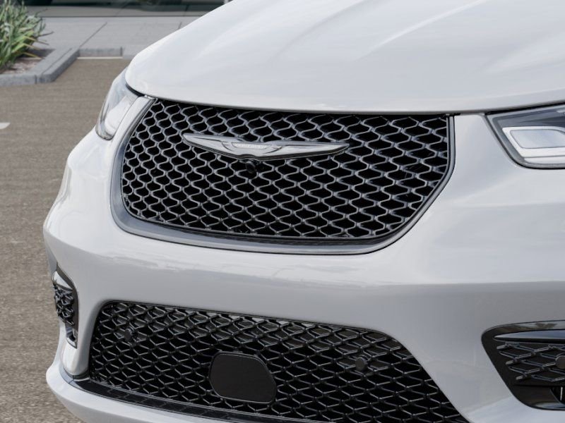 New 2026 Chrysler Pacifica Limited image 11