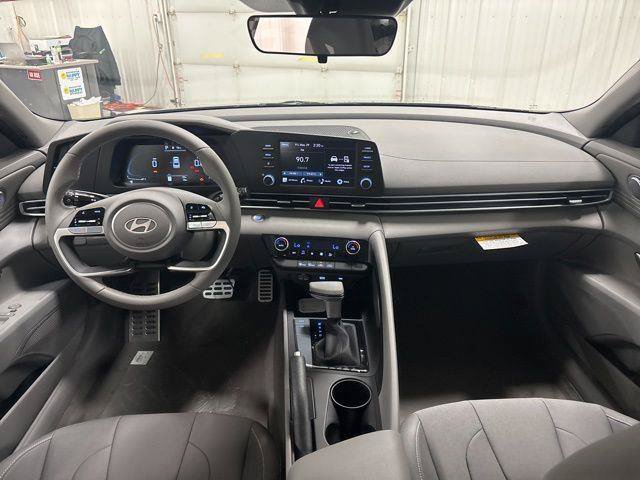 New 2026 Hyundai Elantra Sport FWD image 11