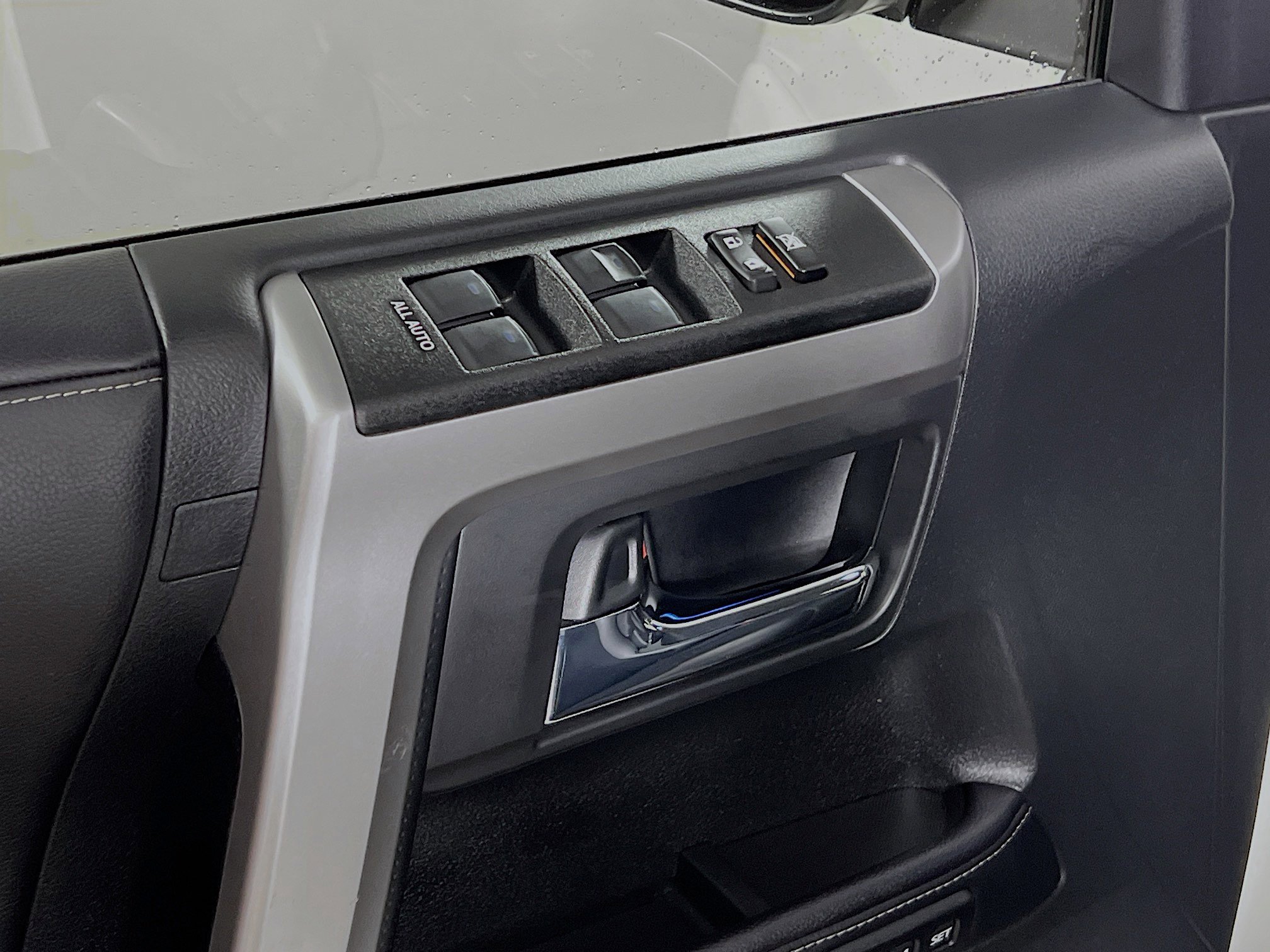 Used 2023 Toyota 4Runner Limited image 17