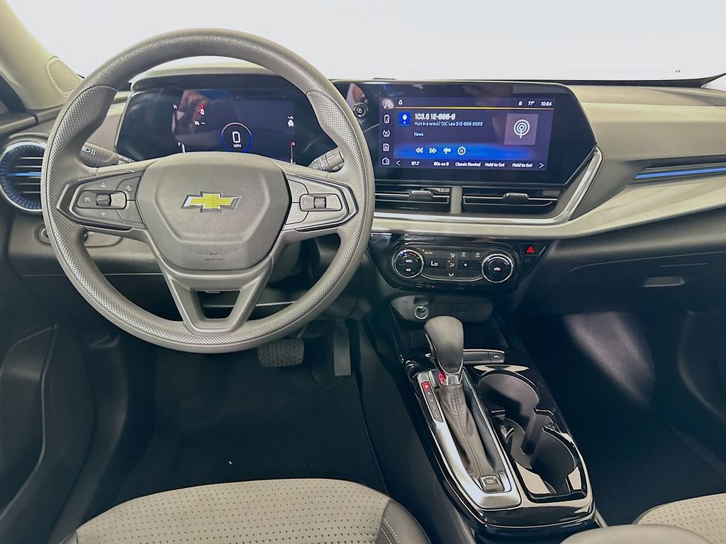 Used 2024 Chevrolet Trax LT image 21