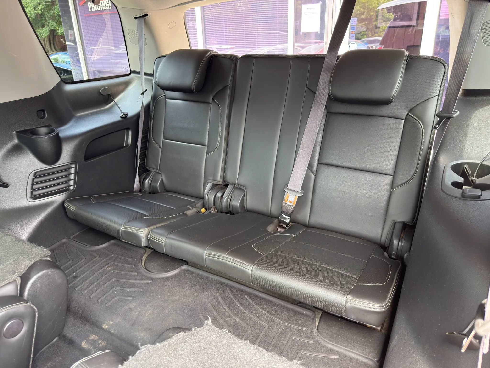 Used 2015 GMC Yukon Denali w/ Premium Package RWD image 29