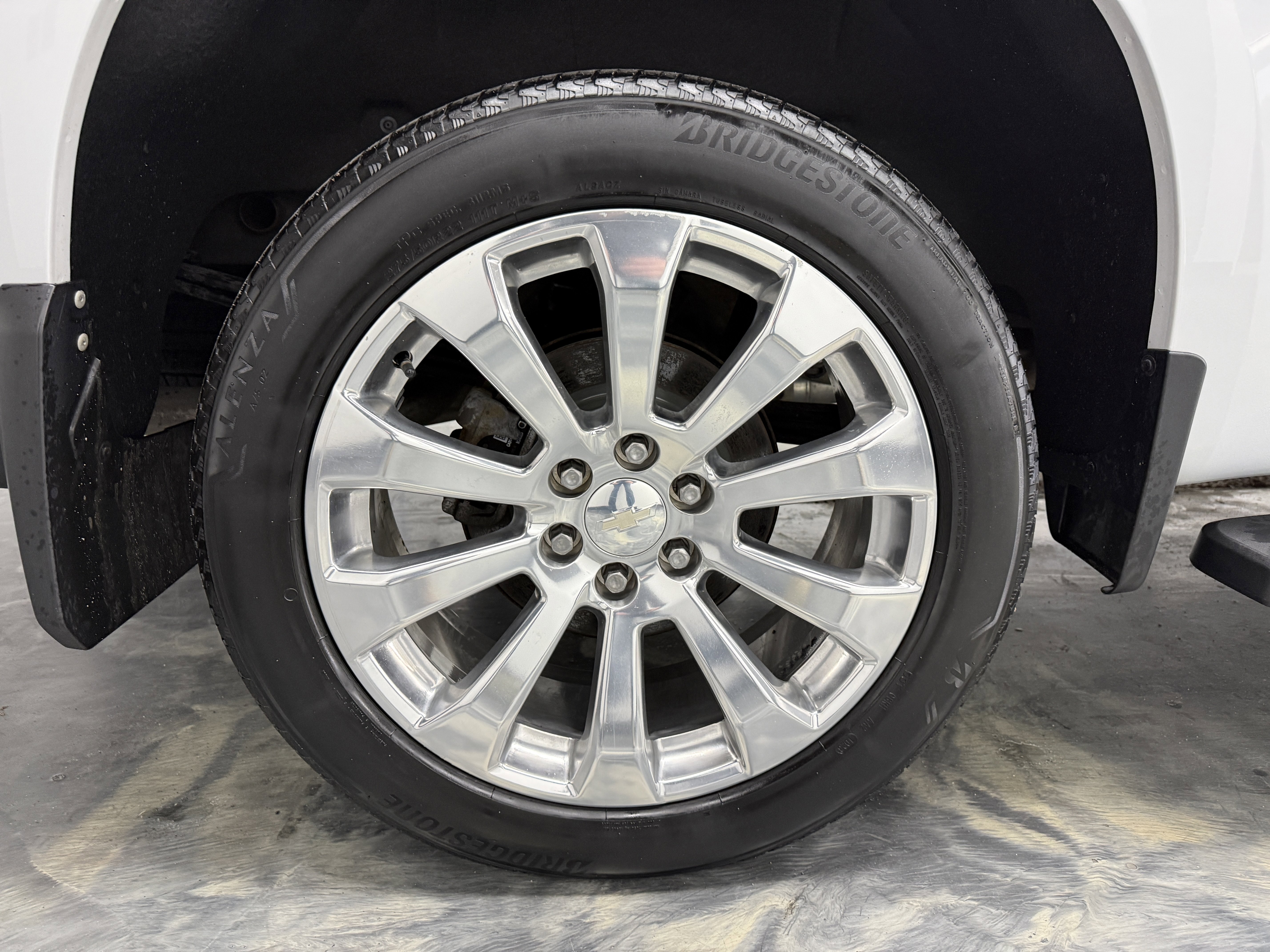 Used 2022 Chevrolet Silverado 1500 High Country w/ Technology Package image 36