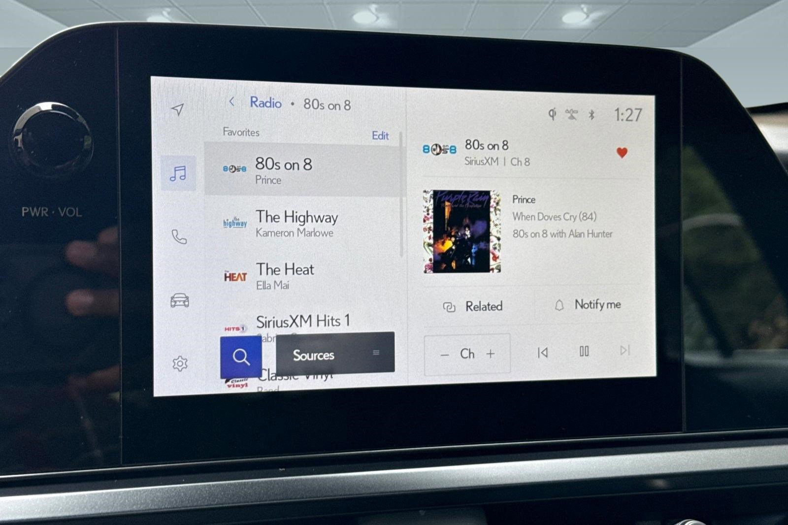 Certified 2025 Lexus UX 300h FWD w/ Accessory Package (Z2) image 22