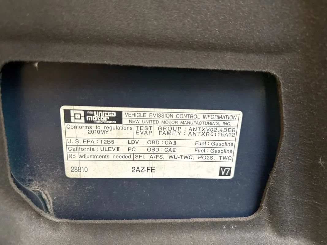 Used 2010 Pontiac Vibe AWD w/ Sun And Sound Package image 53
