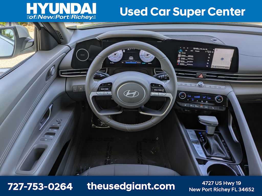 Certified 2025 Hyundai Elantra SEL FWD image 16
