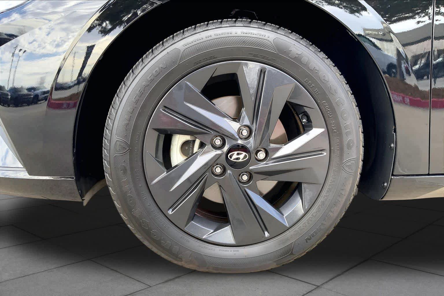 Certified 2023 Hyundai Elantra SEL FWD image 10