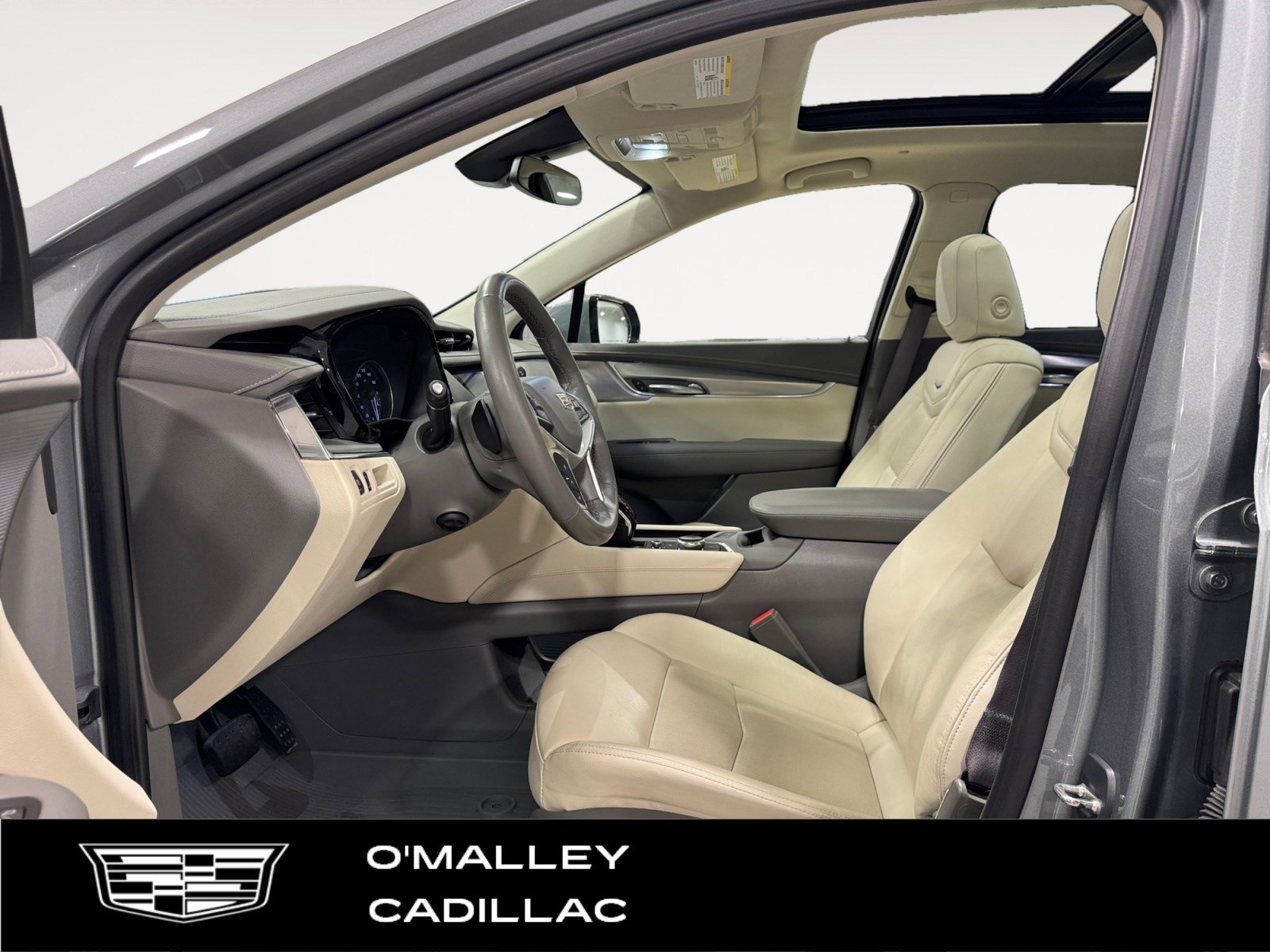 Certified 2023 Cadillac XT5 Premium Luxury w/ LPO, Floor Liner Package image 10