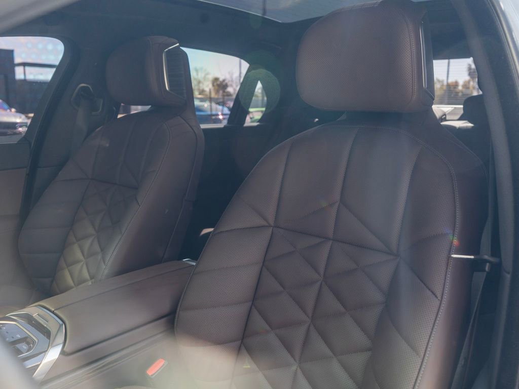 Used 2025 BMW 740i 740i image 4