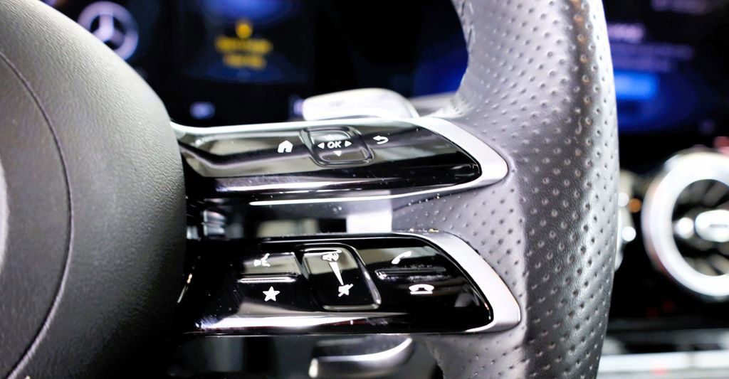 Used 2025 Mercedes-Benz GLA 35 AMG 4MATIC image 15