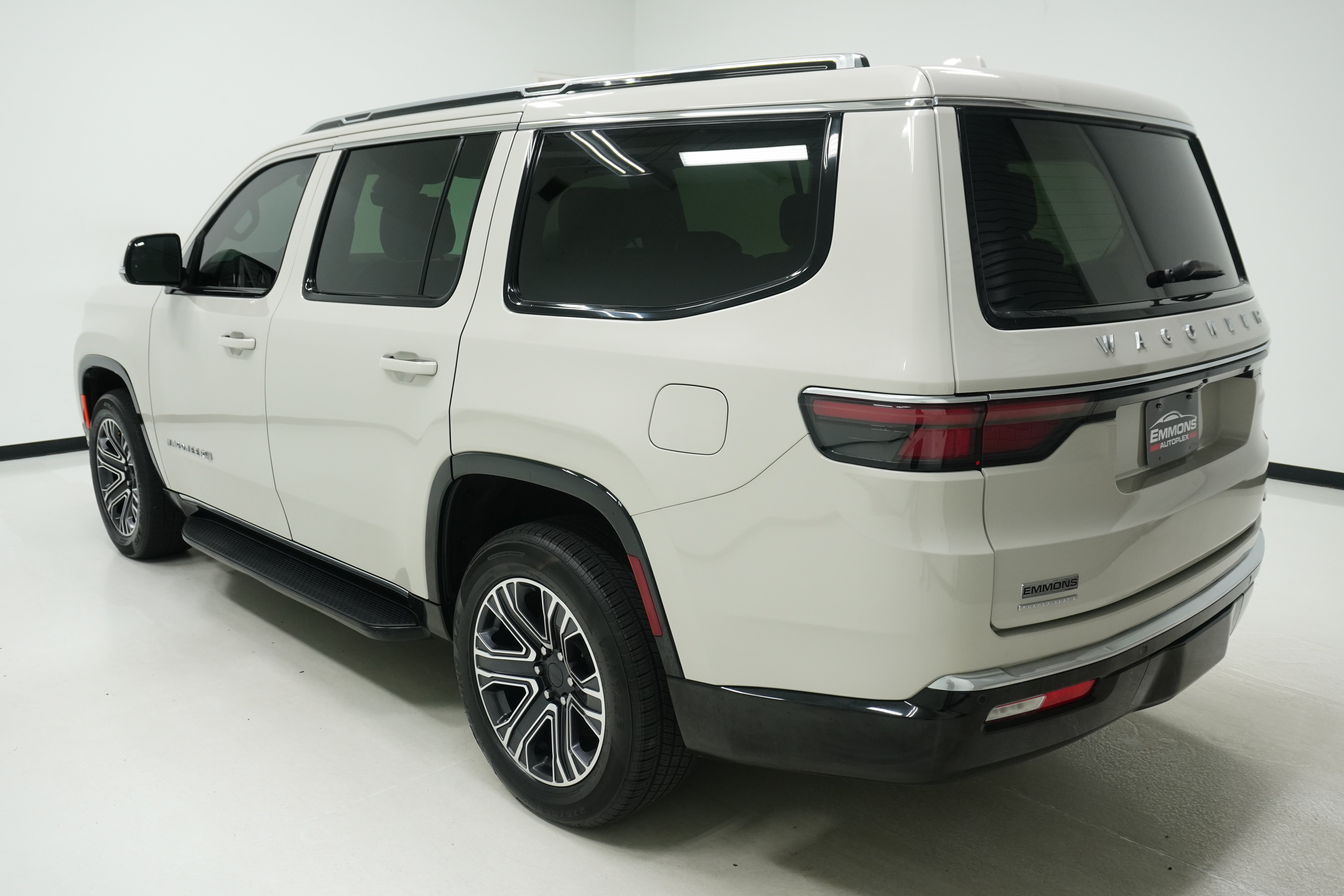 Used 2022 Jeep Wagoneer Series III AWD/4WD image 6