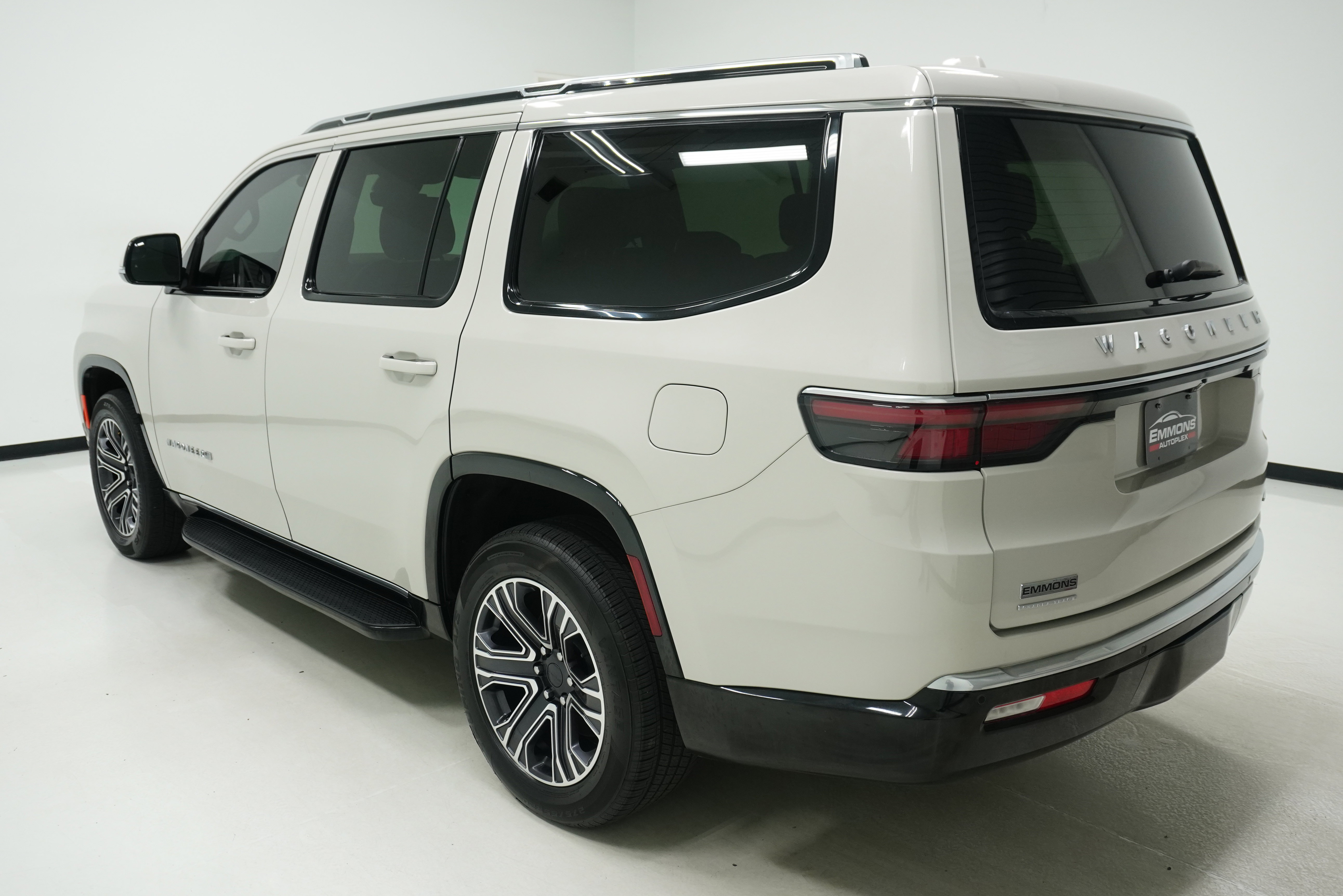 Used 2022 Jeep Wagoneer Series III AWD/4WD image 6