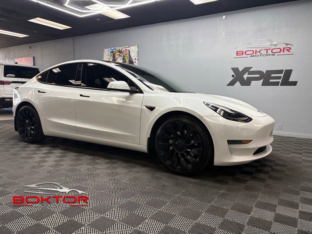 Used 2021 Tesla Model 3 Standard Range Plus RWD image 1