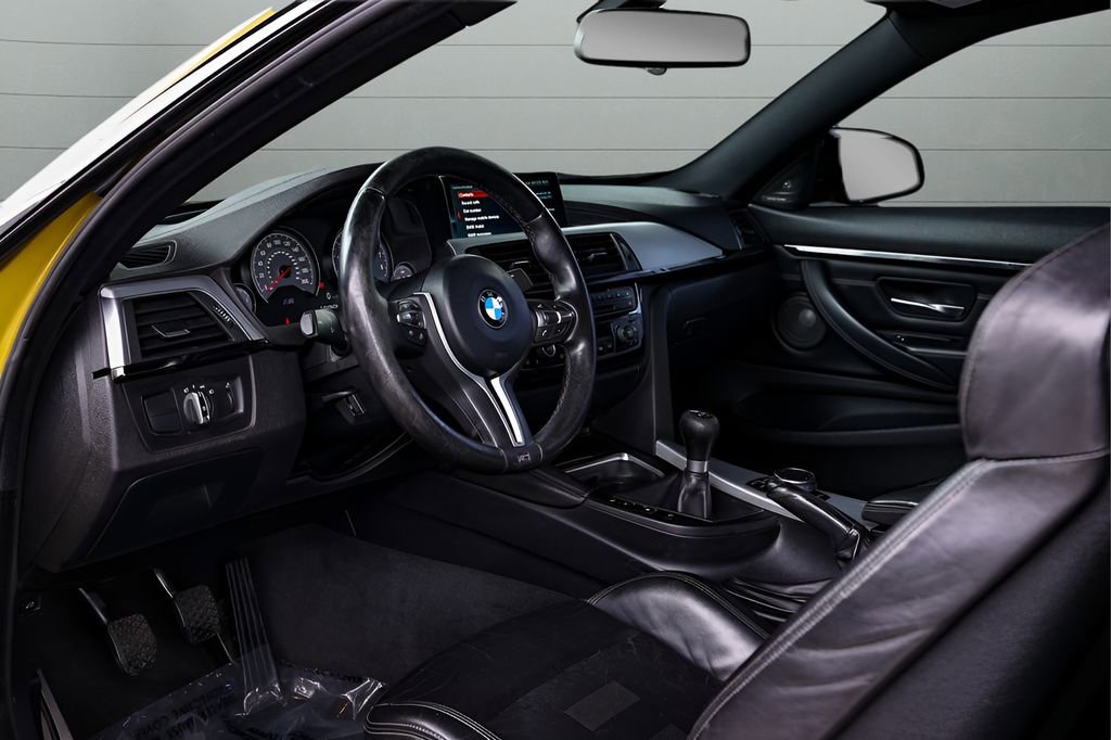 Used 2018 BMW M4 Coupe RWD image 22