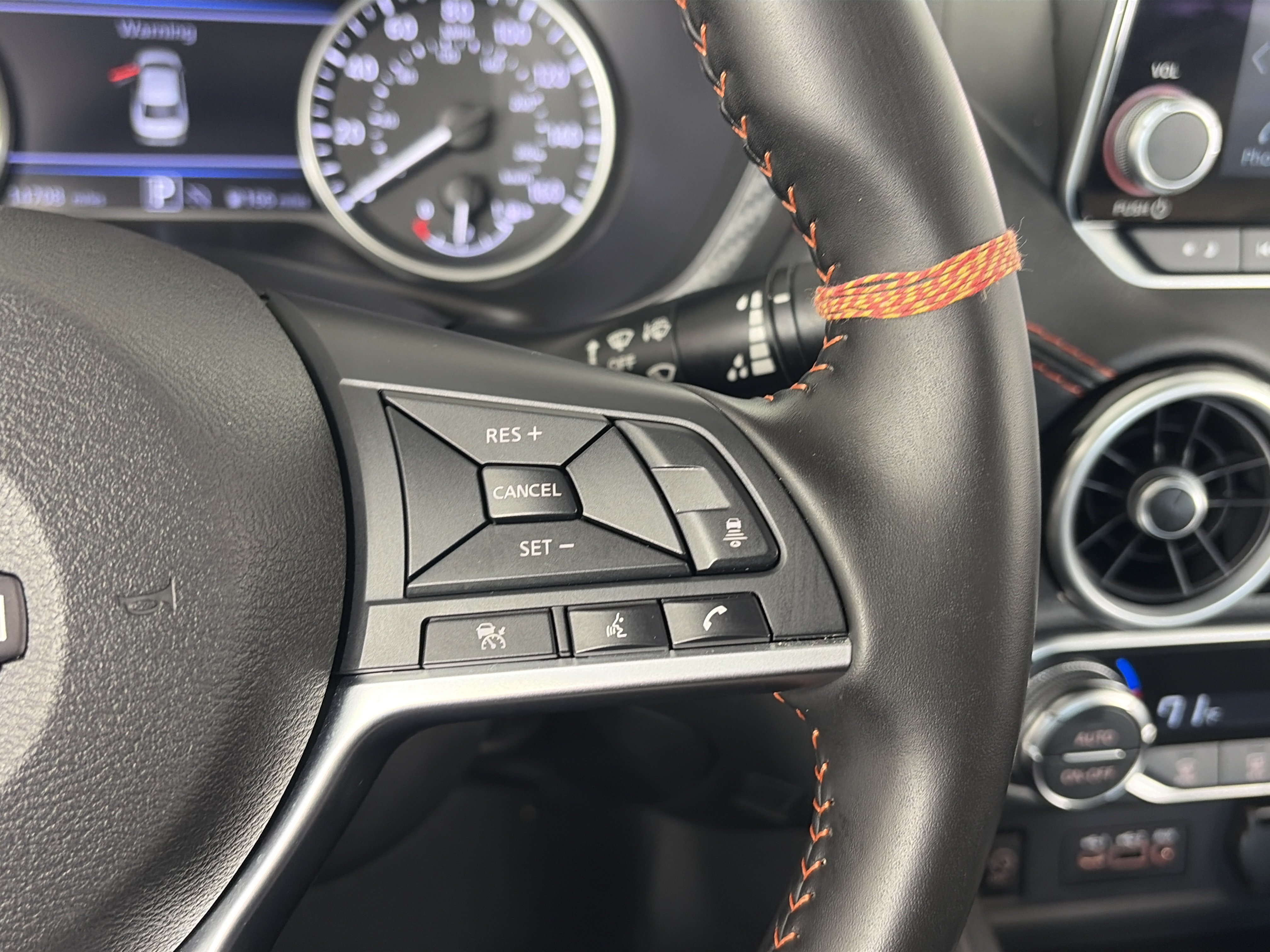 Used 2025 Nissan Sentra SR FWD image 27