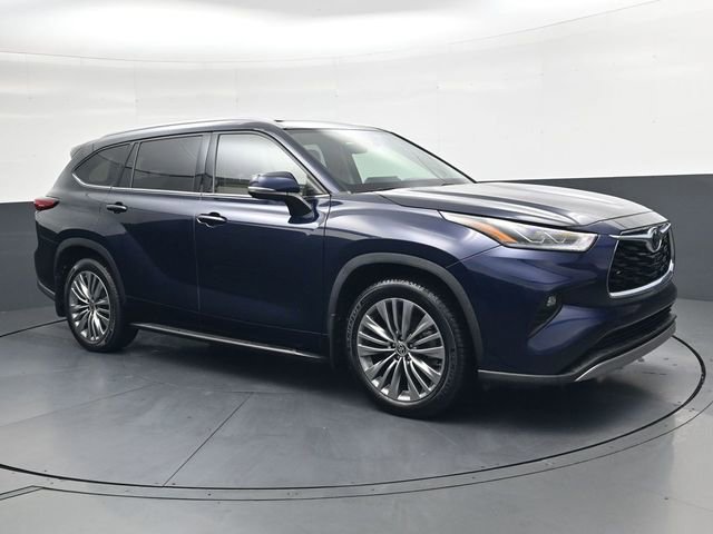 Used 2021 Toyota Highlander Platinum image 2