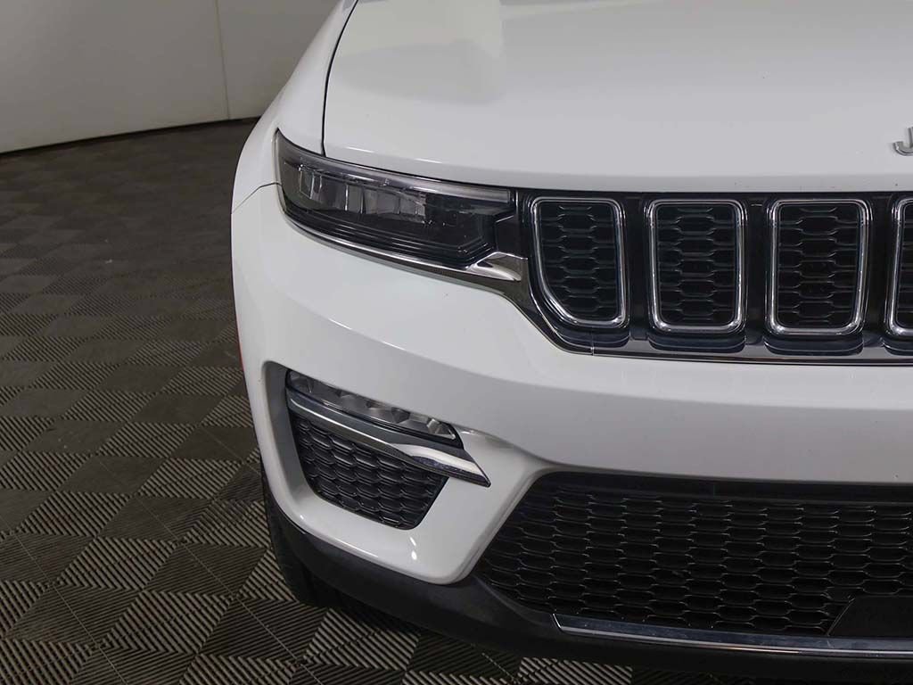 Used 2022 Jeep Grand Cherokee Limited AWD/4WD image 15