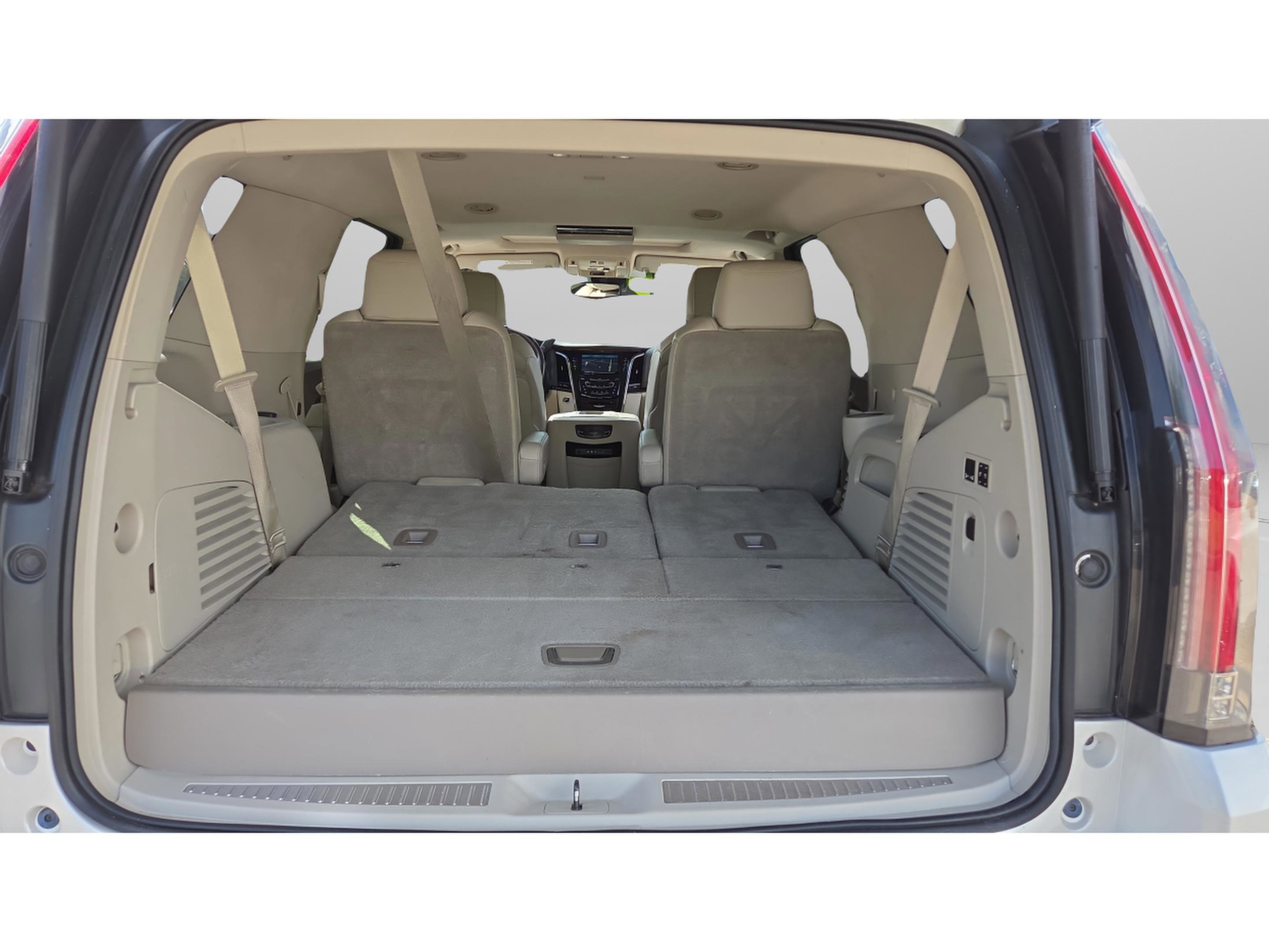 Used 2015 Cadillac Escalade Luxury image 39