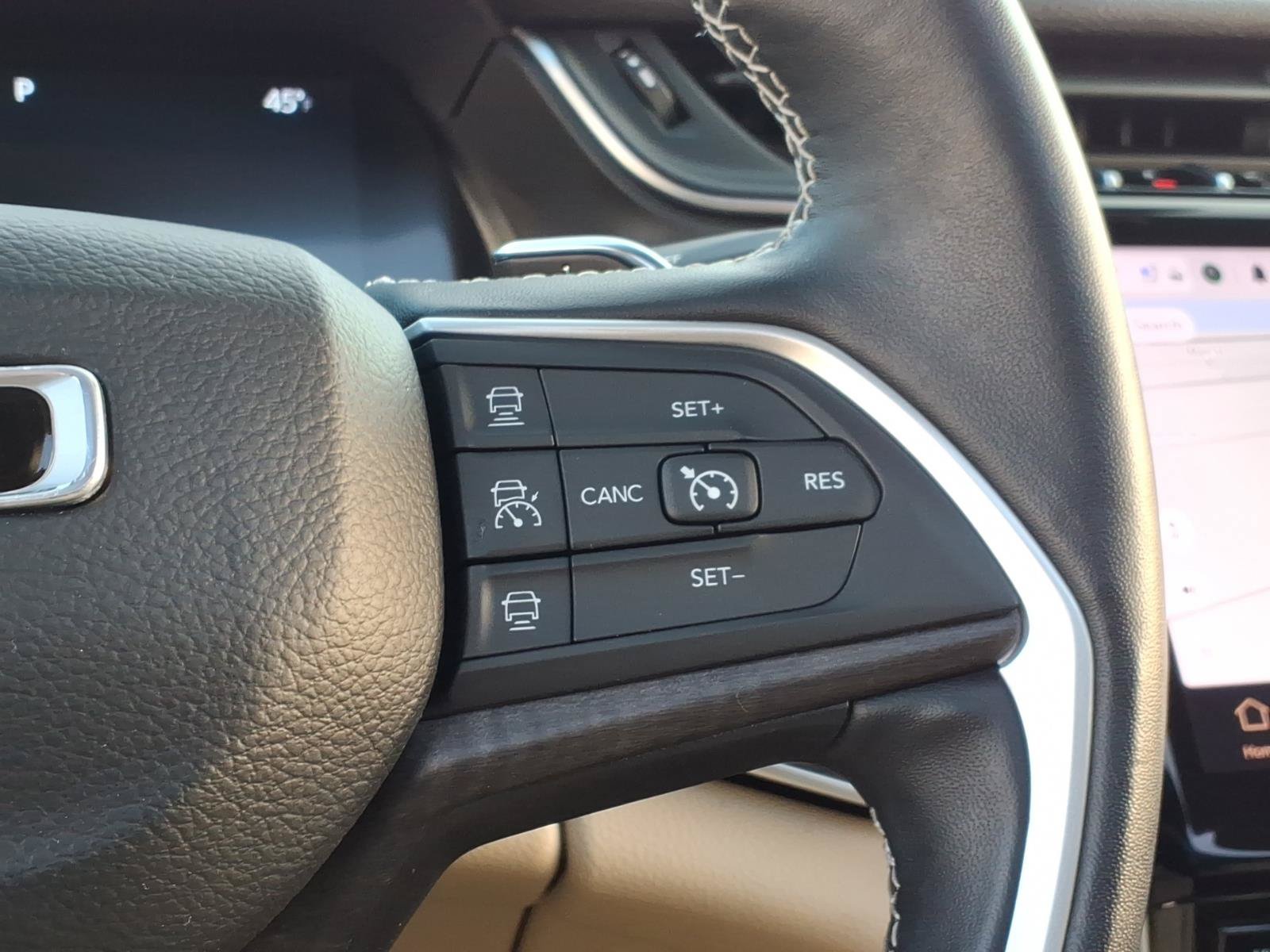 Used 2022 Jeep Grand Cherokee L Limited w/ Luxury Tech Group II AWD/4WD image 29