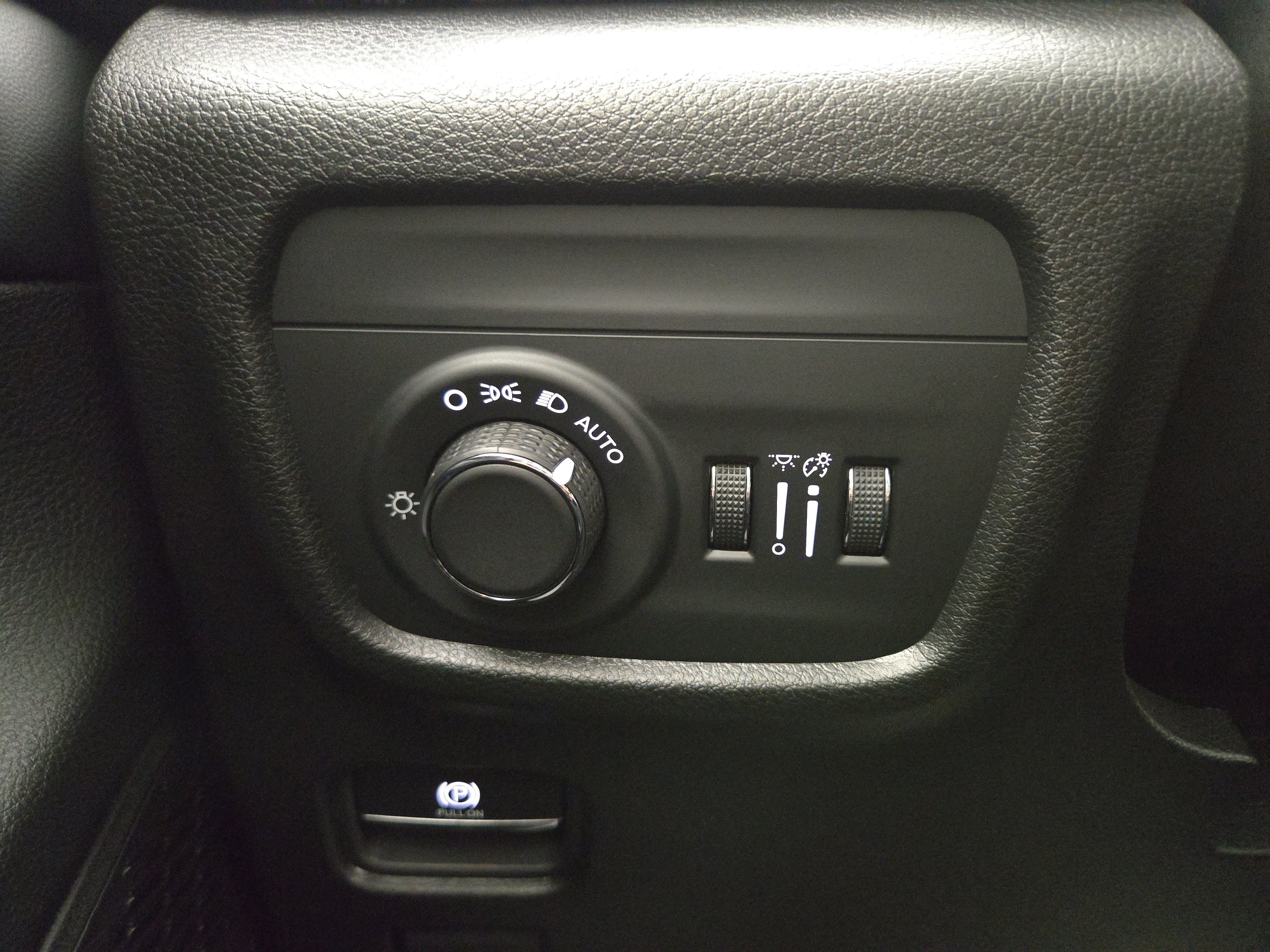 Used 2023 Jeep Grand Cherokee L Laredo image 31