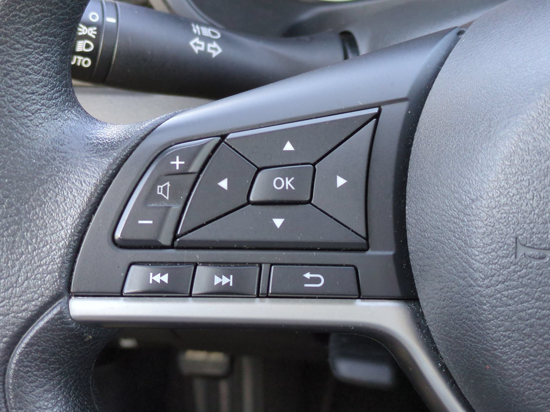 Certified 2024 Nissan Altima 2.5 SV FWD image 22