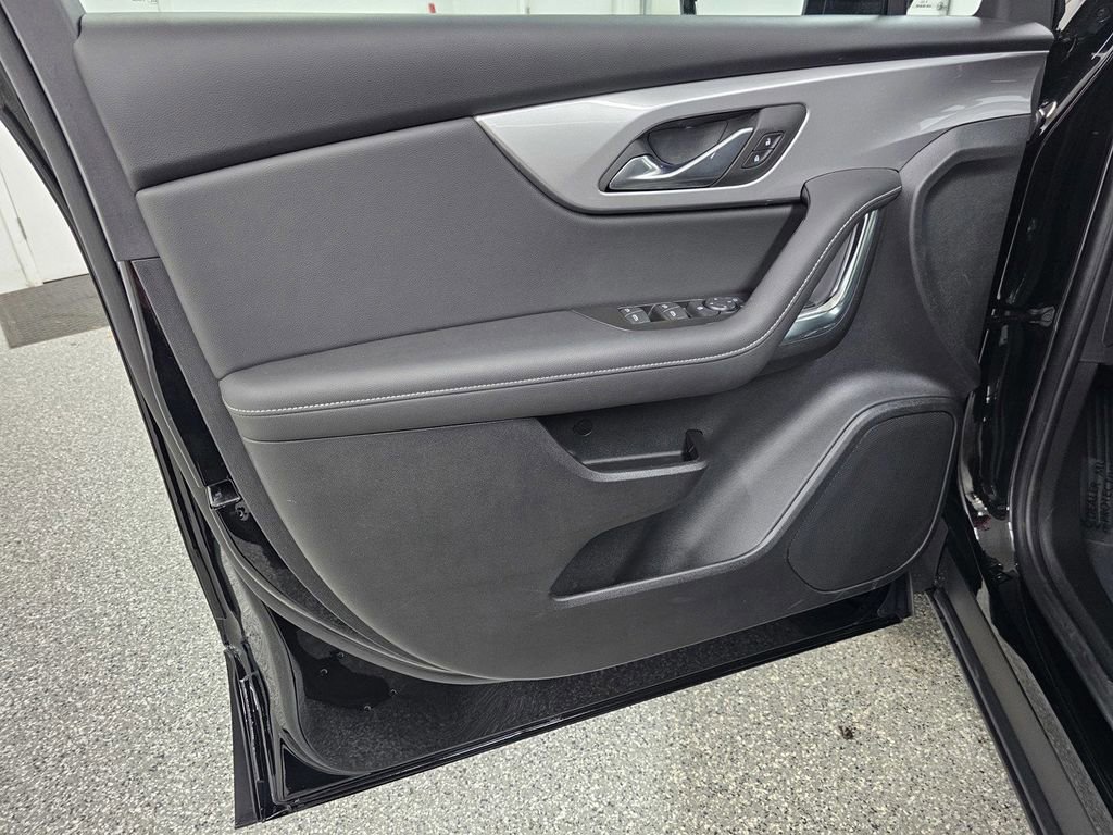 Used 2026 Chevrolet Blazer LT FWD image 13