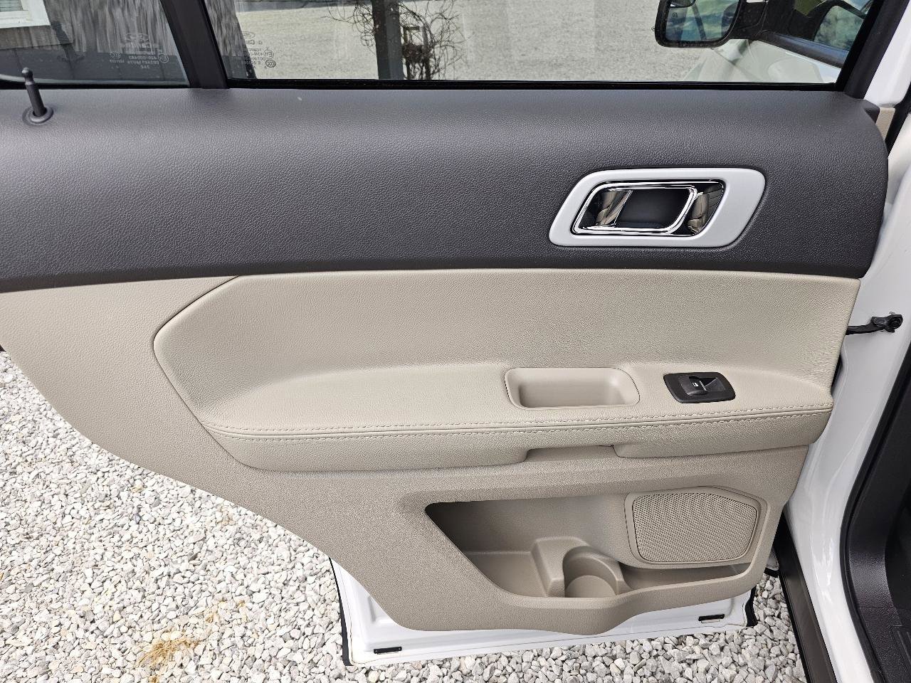 Used 2014 Ford Explorer XLT FWD image 19