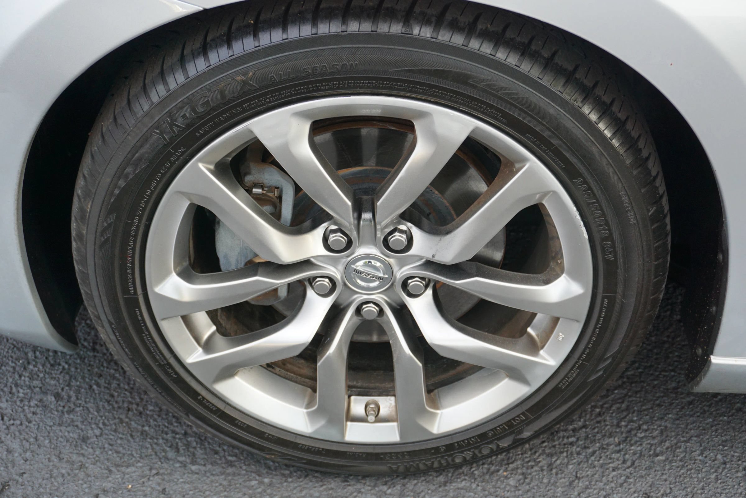 Used 2014 Nissan 370Z Touring RWD image 11