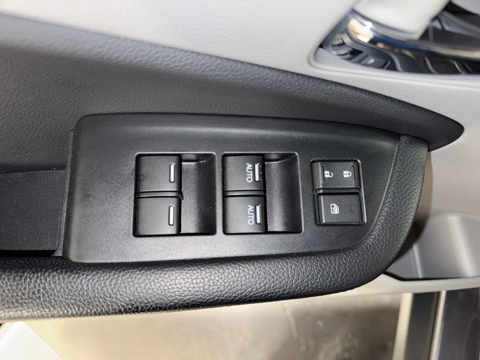 Used 2021 Honda Pilot EX-L image 16