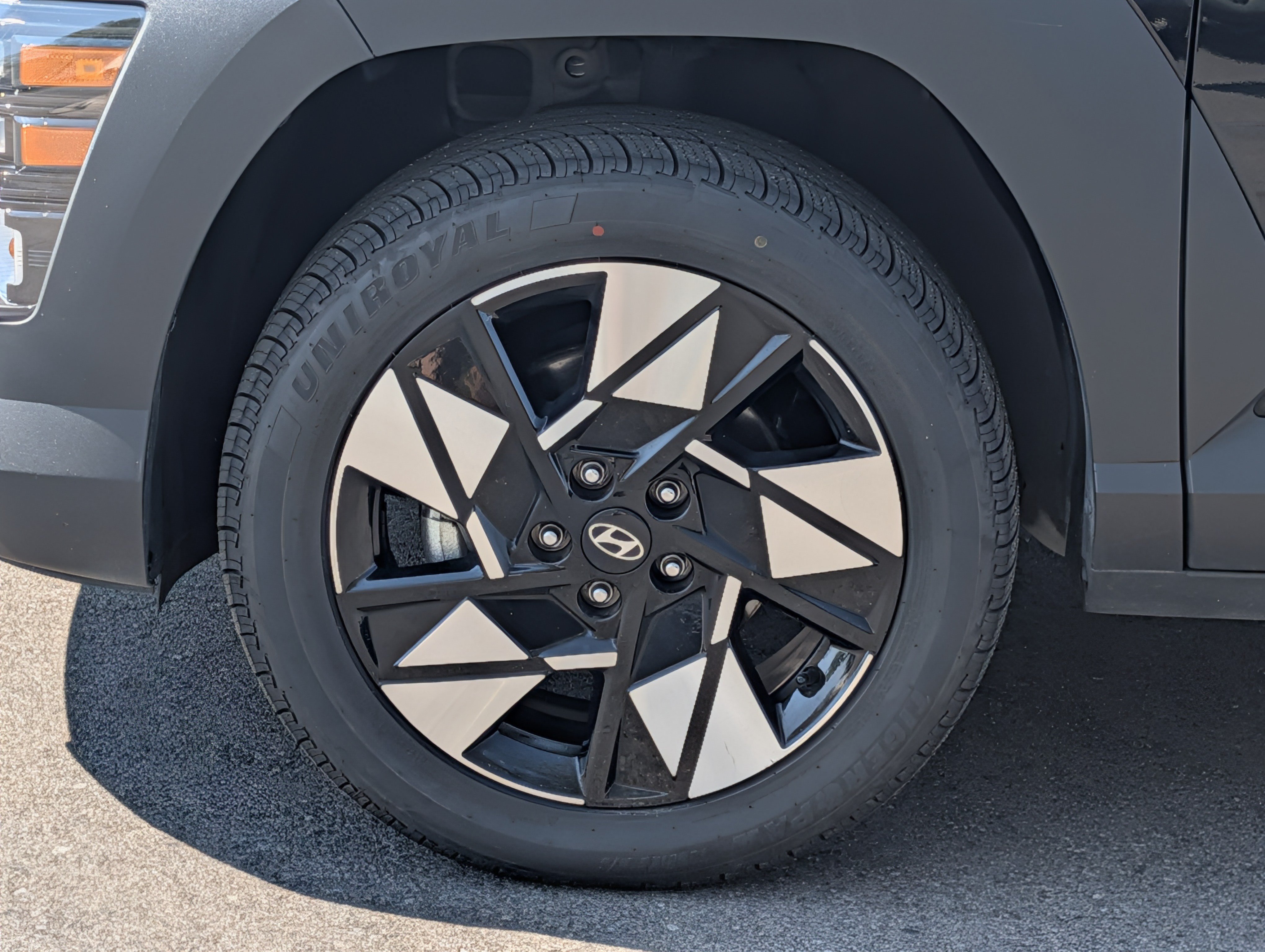 Used 2024 Hyundai Kona SEL AWD/4WD image 15