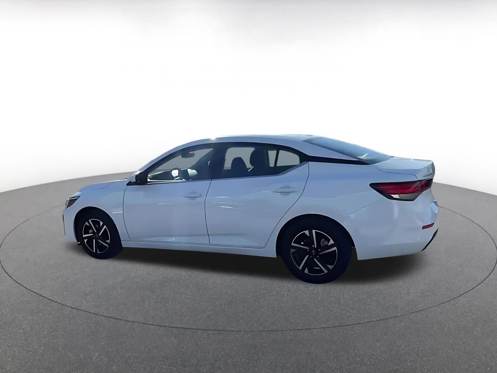 Used 2025 Nissan Sentra SV image 8