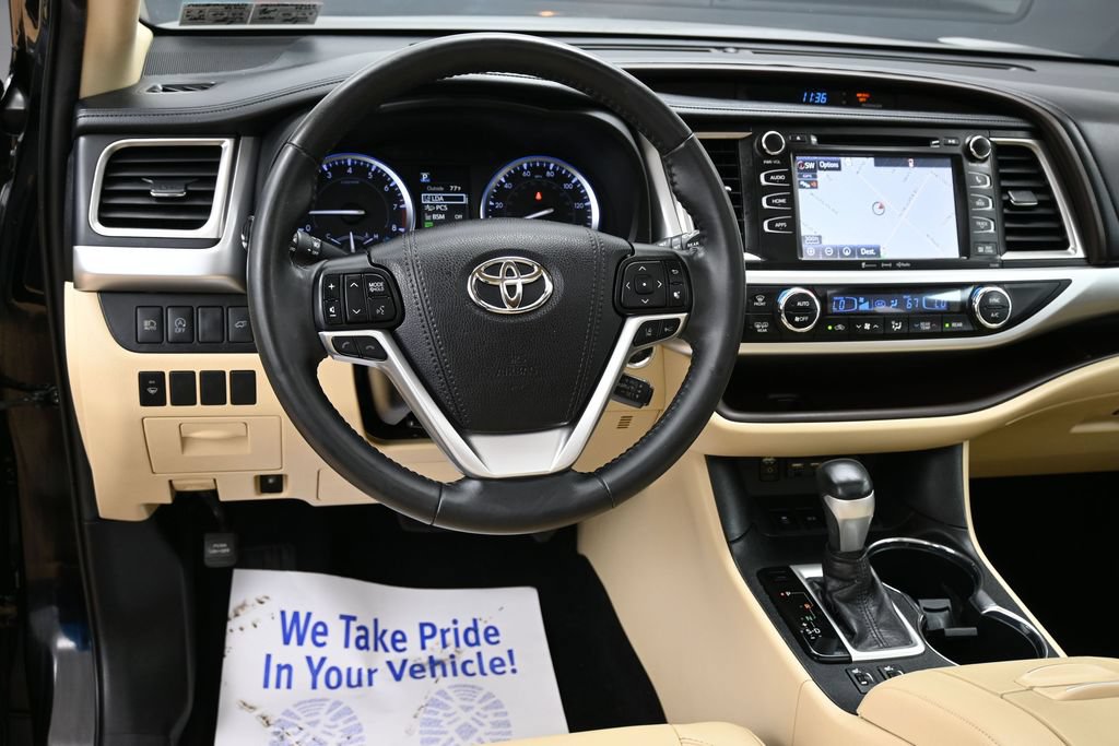 Used 2019 Toyota Highlander XLE AWD/4WD image 38