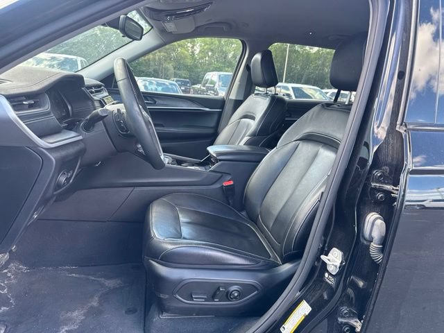 Used 2023 Jeep Grand Cherokee L Limited w/ Black Appearance Package AWD/4WD image 14