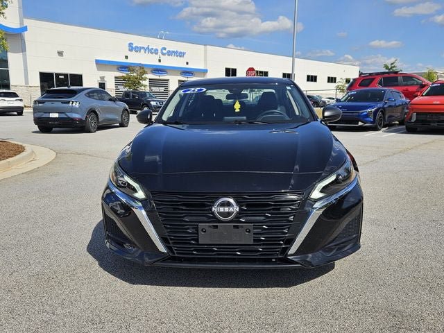 Used 2025 Nissan Altima 2.5 SV FWD image 3