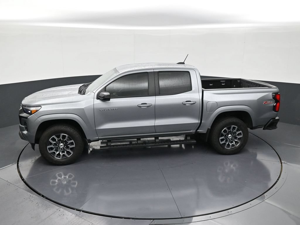 Used 2025 Chevrolet Colorado Z71 AWD/4WD image 13
