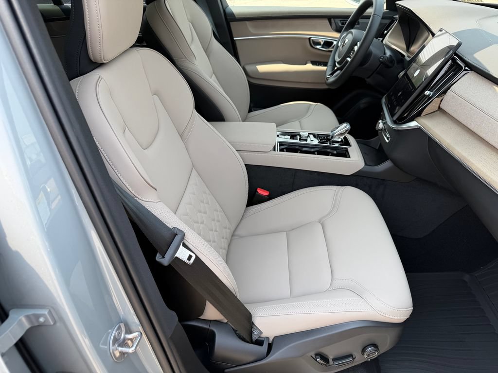 New 2026 Volvo XC90 T8 Plus w/ Protection Package Premier AWD/4WD image 9