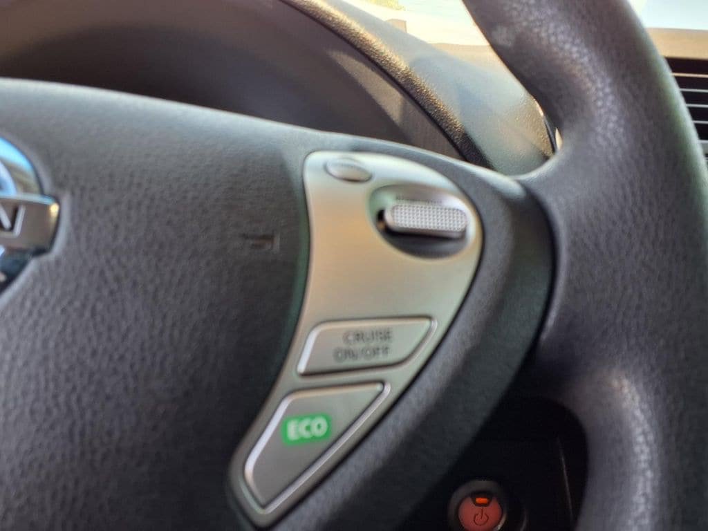 Used 2016 Nissan Leaf S FWD image 29