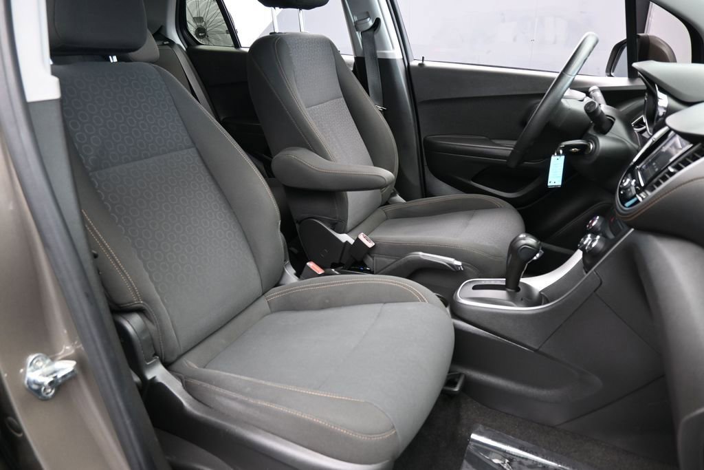 Used 2021 Chevrolet Trax LS w/ Tint and Cruise Package FWD image 43