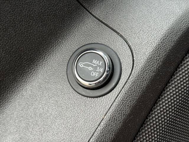 Certified 2023 GMC Acadia SLE w/ Driver Convenience Package image 18