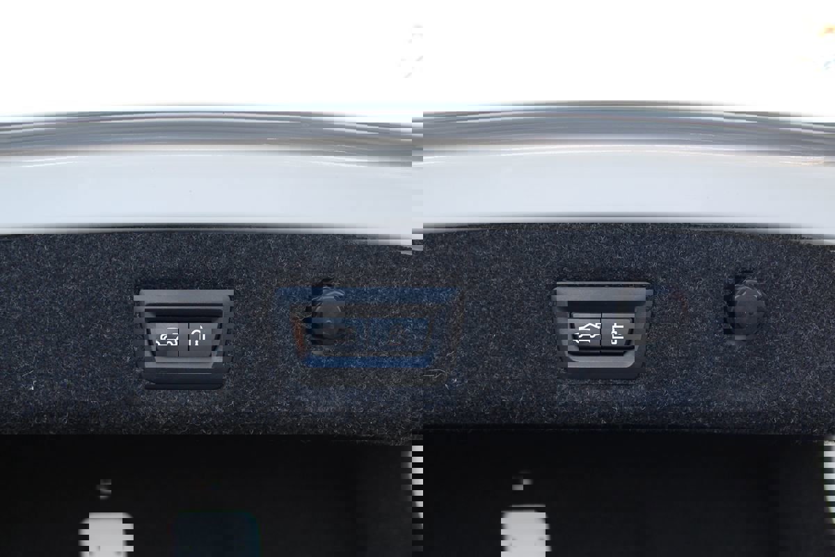 Used 2019 BMW 530i xDrive image 34