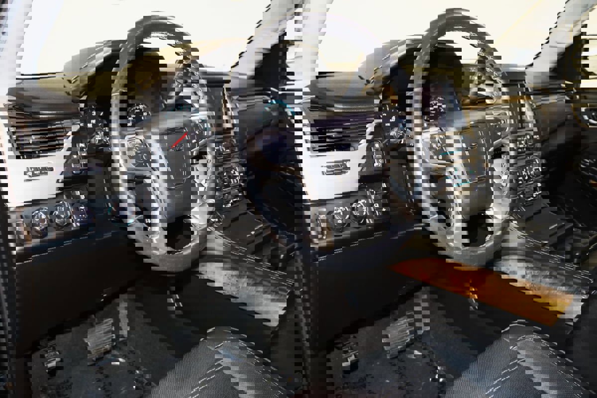 Used 2017 GMC Yukon Denali w/ Open Road Package image 44