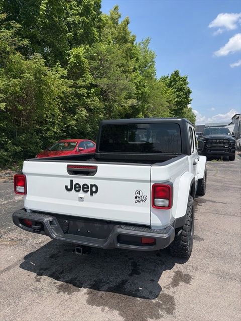 Used 2022 Jeep Gladiator Willys AWD/4WD image 7
