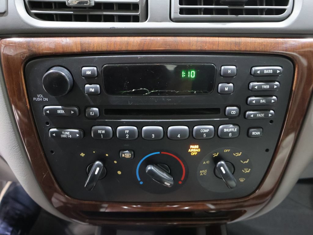 Used 2006 Ford Taurus SEL FWD image 24