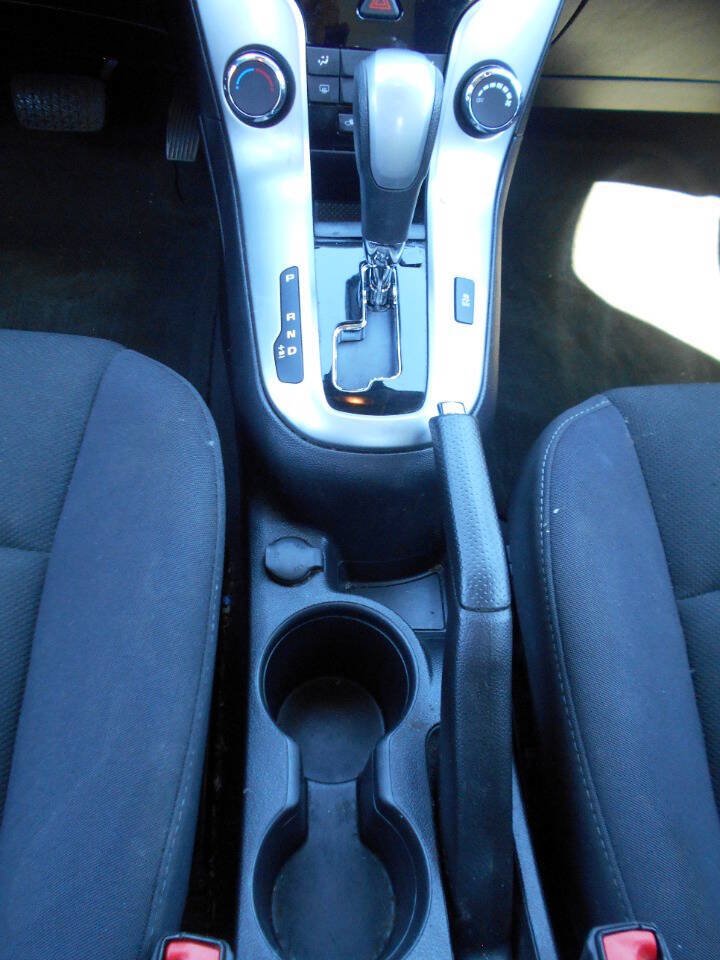 Used 2014 Chevrolet Cruze LT FWD image 15